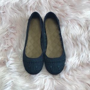 NAVY LACE FLATS